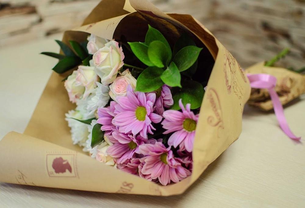 Букет цветов из: Розы и Хризантемы в Жилине