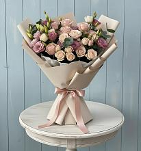 Букет цветов из:  Розы и Лизиантусы в Жилине