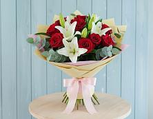 Букет цветов из:  Лилии и Розы в Жилине