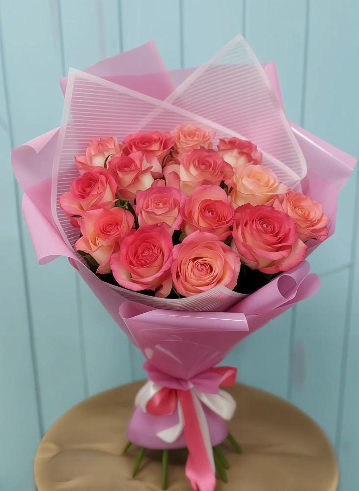 Букет 15 Розовых роз Равель в Жилине