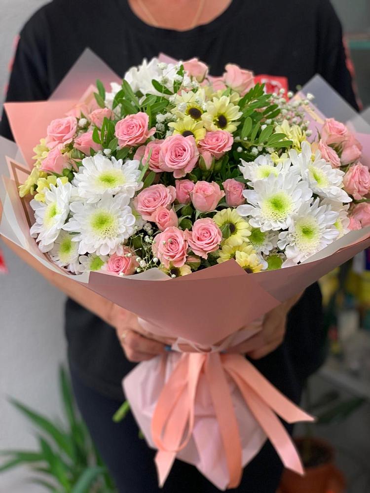 Букет цветов из: Розы и Хризантемы в Жилине