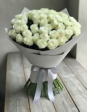 Букет 35 Белых роз в Жилине