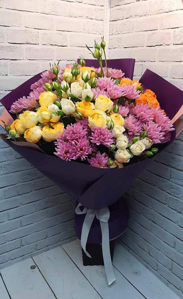Букет цветов из: Хризантемы и Розы в Жилине