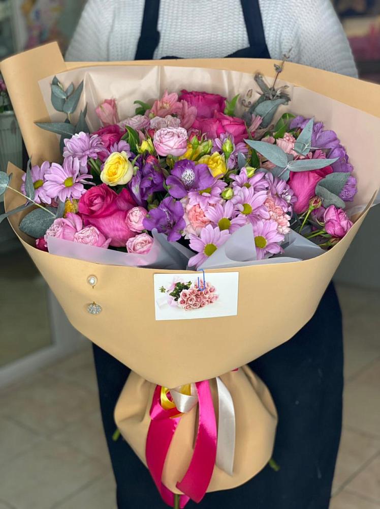 Букет цветов из: Хризантемы, Гвоздики и Альстромерии в Жилине