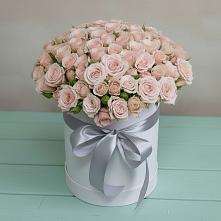 Цветочная композиция из Розы в шляпной коробке в Жилине