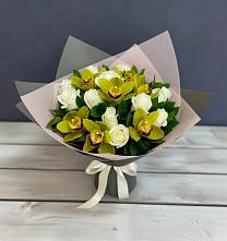 Букет цветов из:  Орхидеи и Розы в Жилине