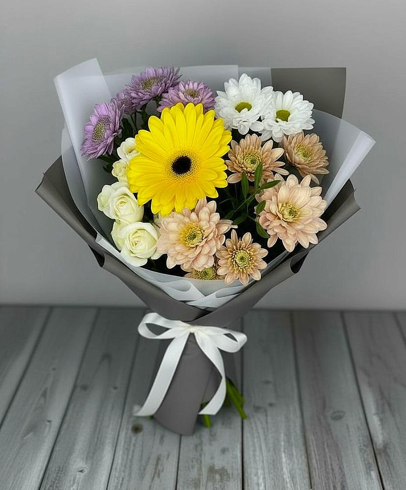 Букет цветов из: Розы, Герберы и Хризантемы в Жилине