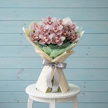 Букет цветов из:  Орхидеи и Розы в Жилине