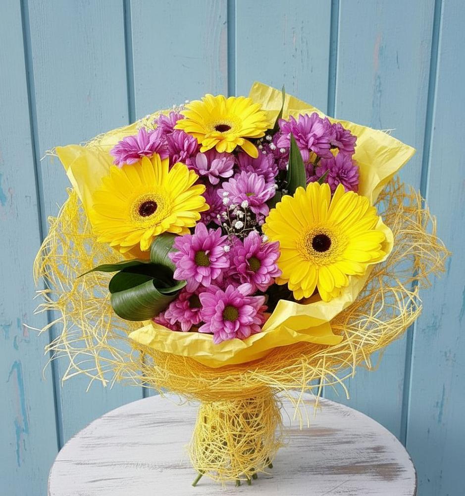 Букет цветов из: Хризантемы и Герберы в Жилине