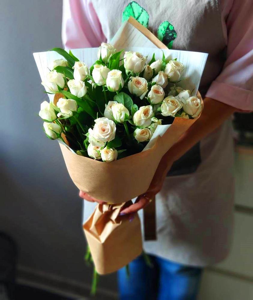 Букет цветов из: Розы в Жилине