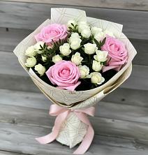 Букет цветов из:  Розы в Жилине