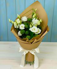 Букет цветов из:  Хризантемы и Лизиантусы в Жилине