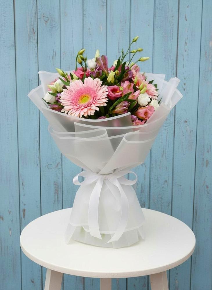 Букет цветов из: Герберы, Альстромерии и Лизиантусы в Жилине