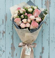 Букет цветов из:  Розы в Жилине