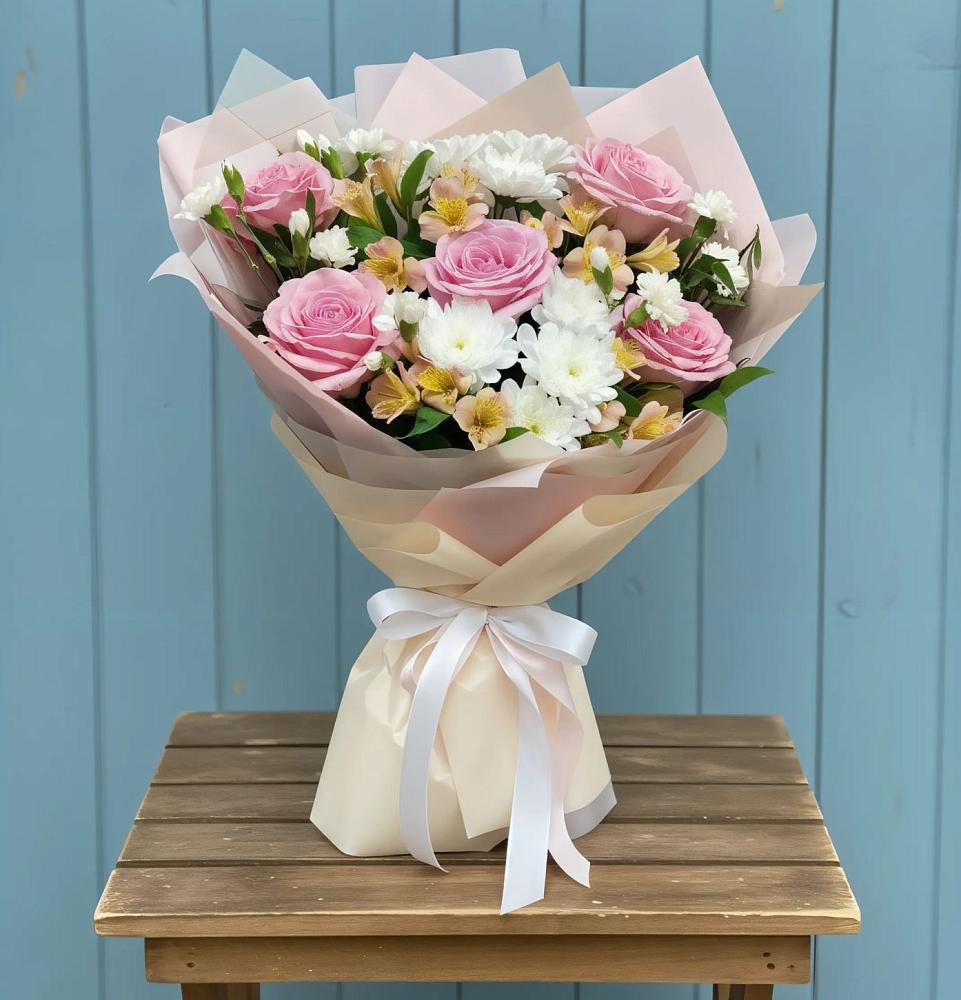 Букет цветов из: Гвоздики, Орхидеи и Розы в Жилине