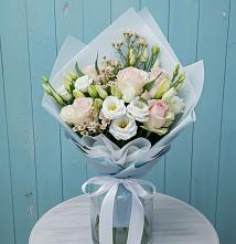 Букет цветов из:  Розы и Лизиантусы в Жилине