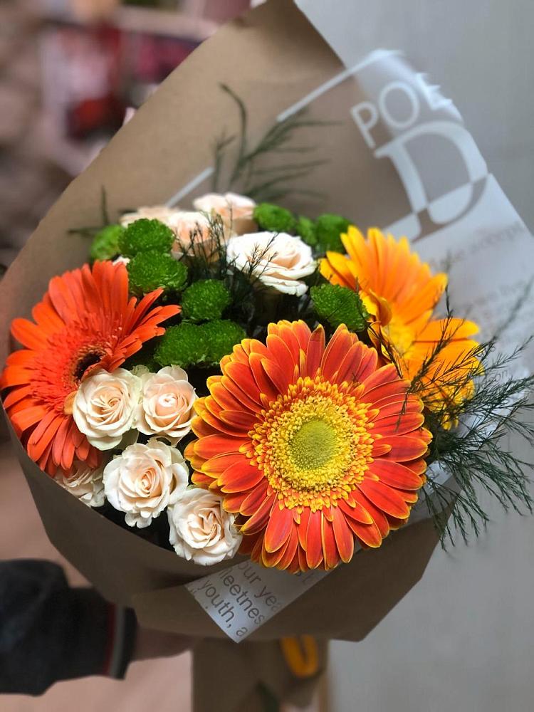 Букет цветов из: Герберы, Хризантемы и Розы в Жилине