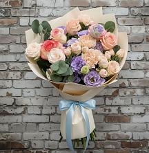 Букет цветов из:  Розы, Лизиантусы и Гвоздики #REPLACE_PRED# Жилине