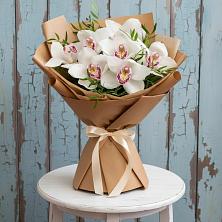 Букет цветов из:  Орхидеи и Розы в Жилине