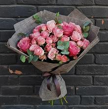 Букет цветов из:  Розы в Жилине